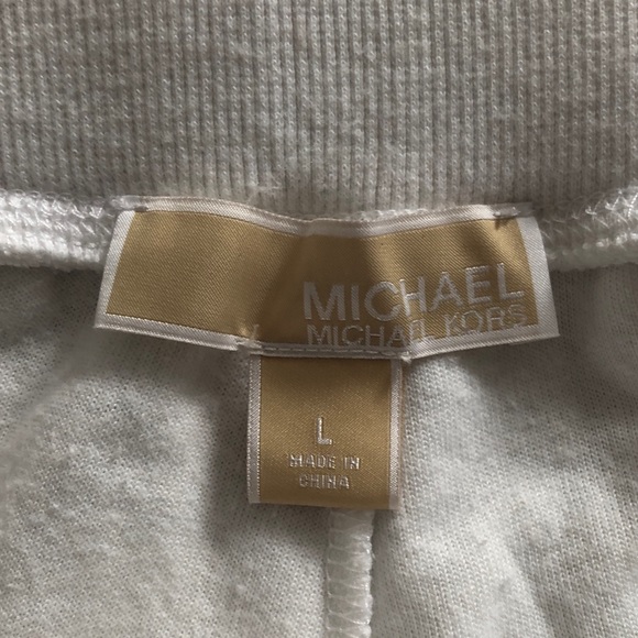 Michael Kors White Terry Cloth Shorts 3" - Picture 5 of 6